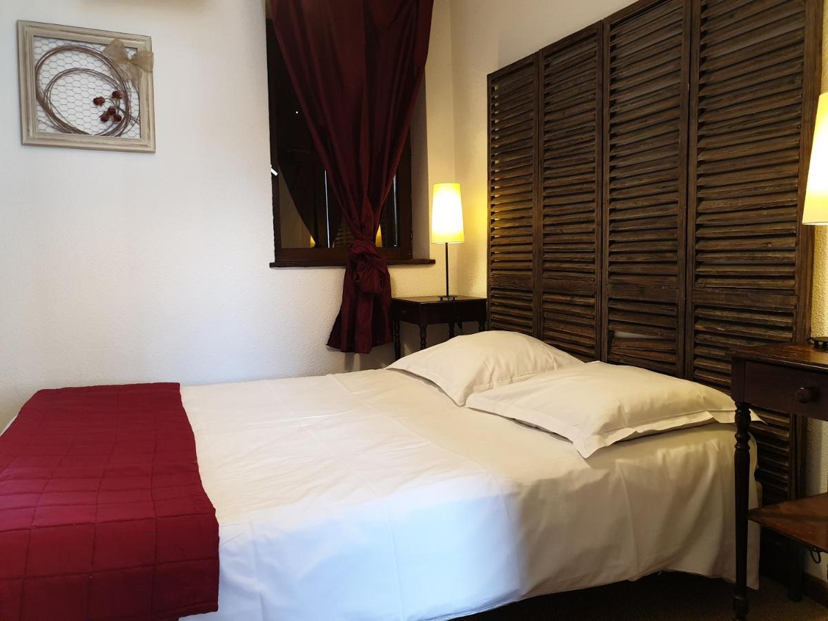 Le Relais Des Dix Crus - Logis Hotel B&B Corcelles-en-Beaujolais ภายนอก รูปภาพ