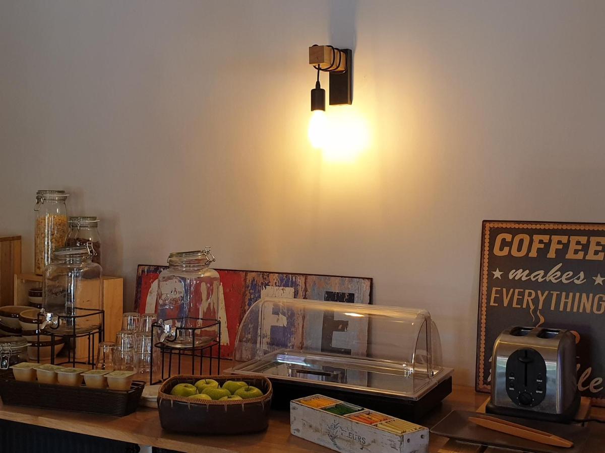 Le Relais Des Dix Crus - Logis Hotel B&B Corcelles-en-Beaujolais ภายนอก รูปภาพ